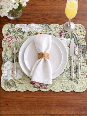 Quilted Floral Placemats Set of 6 Scalloped Edge Cottage Style